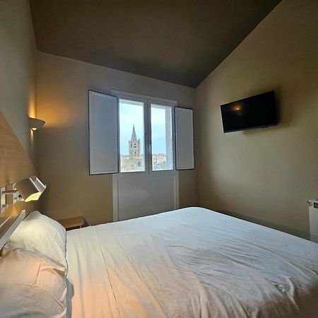 Hostal Jp Y Estudios Sangüesa Exteriör bild