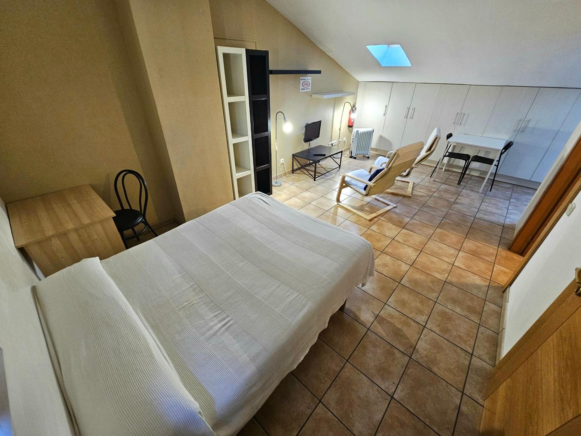 Hostal Jp Y Estudios Sangüesa Exteriör bild