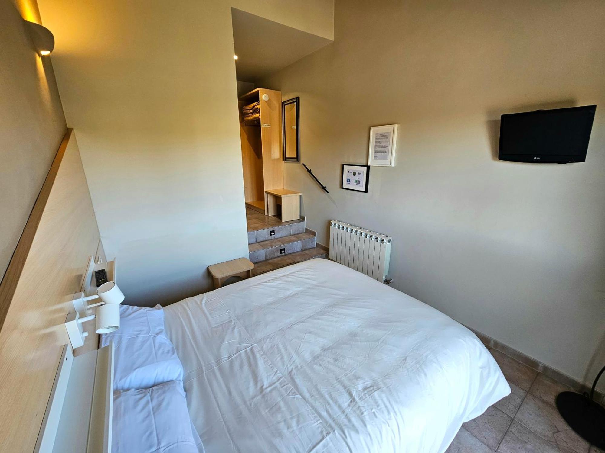 Hostal Jp Y Estudios Sangüesa Exteriör bild
