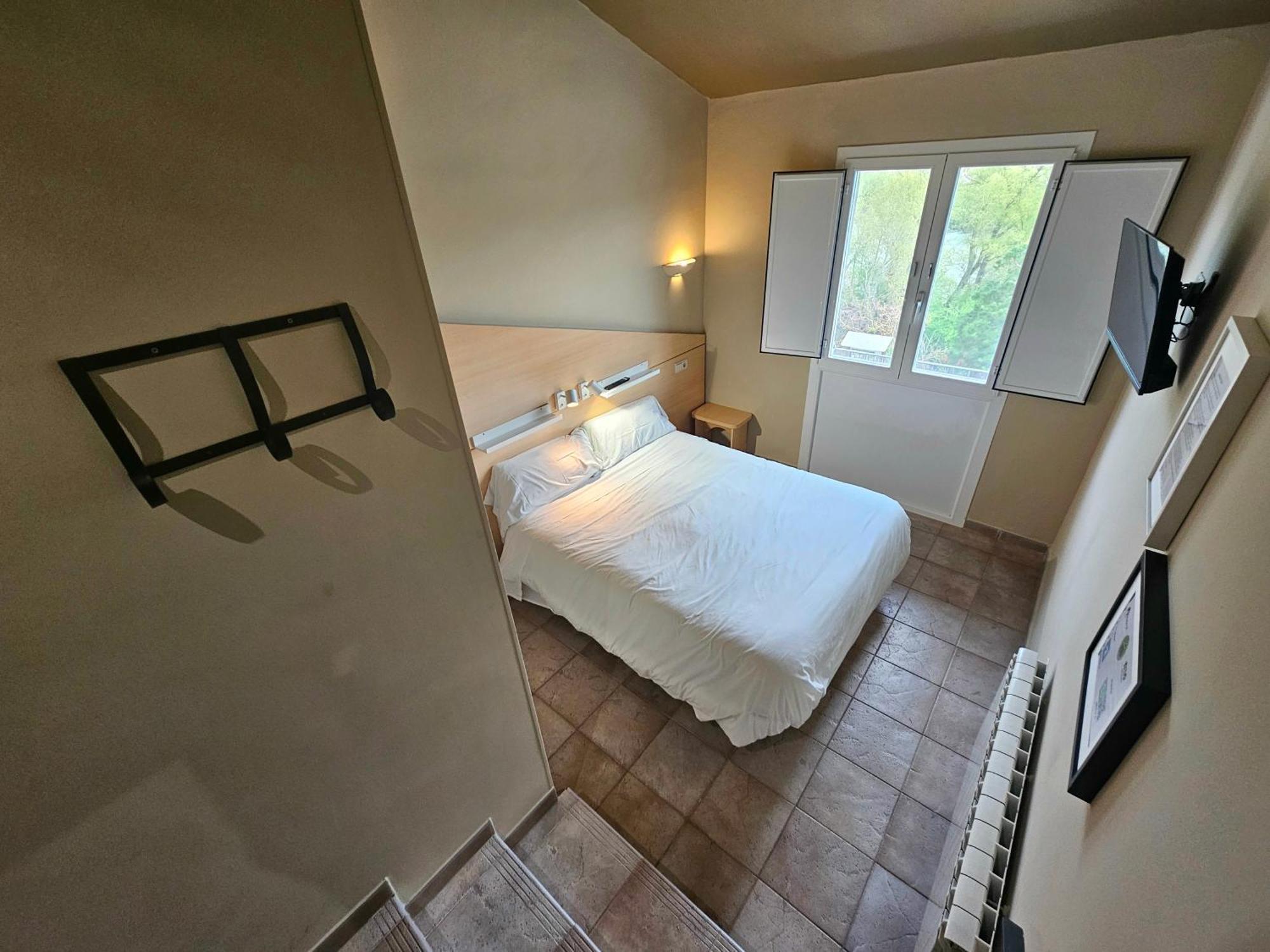 Hostal Jp Y Estudios Sangüesa Exteriör bild
